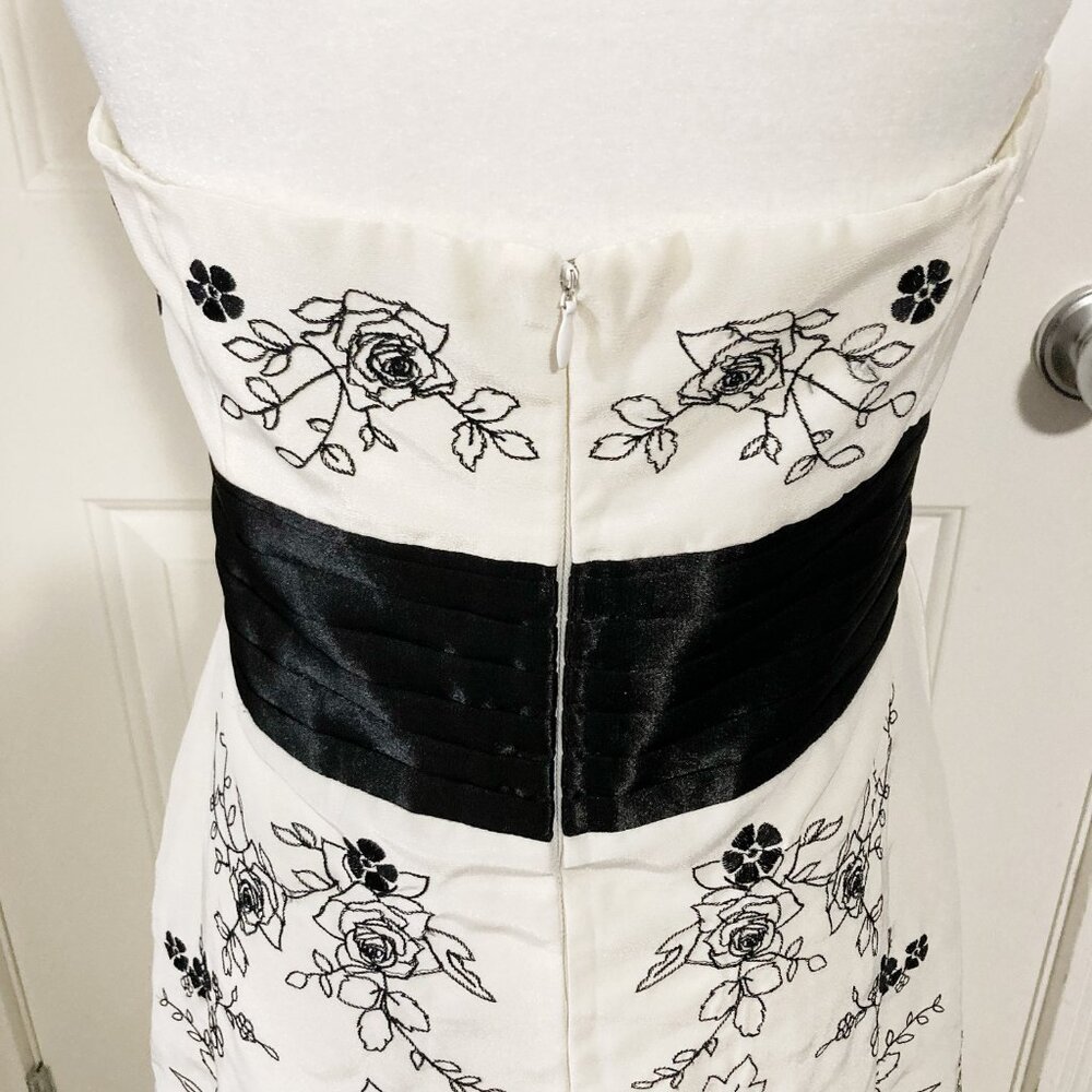JESSICA Vintage strapless creamy white black floral embroidery dress SMALL MED - Picture 13 of 14